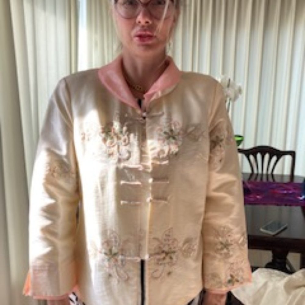 CHINESE SILK JACKET WITH JEWELS AND EMBROIDERY